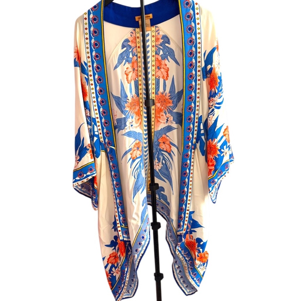 Flying Tomato Floral Cape - S/M